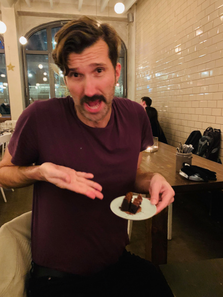 File:BerlinFancyCakesCanBeSoTiny.jpg.jpg